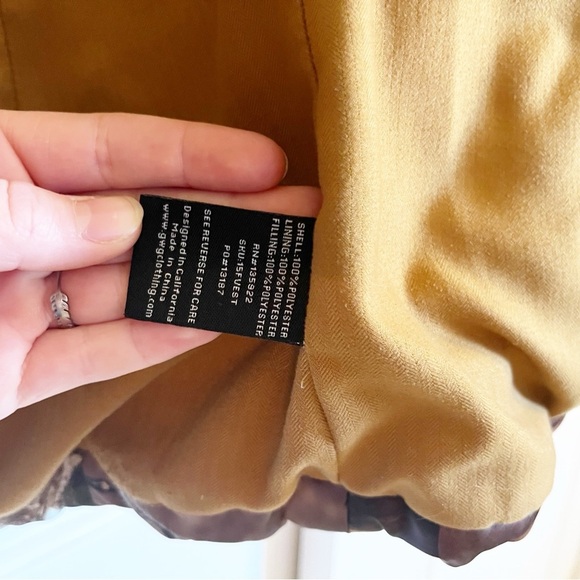 Girls with Guns Camo Vest - Picture 9 of 9